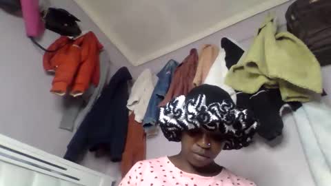 pretty_curvy99 online show from 03-02-26, 07:32