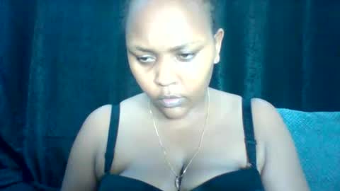 Snapshot of pretty_dee1 chatting on 05-11-26, 04:04 pretty_dee1 online show from 05-11-26, 04:04