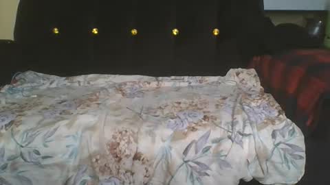 doll online show from 11-19-25, 08:42