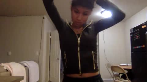 Snapshot of pretty_girl828687 chatting on 11-21-25, 12:10 pretty_girl828687 online show from 11-21-25, 12:10