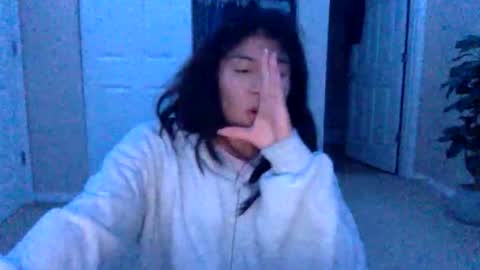 Snapshot of pretty_girl828687 chatting on 12-17-25, 01:33 pretty_girl828687 online show from 12-17-25, 01:33