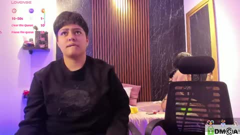 pretty_honey22 online show from 05-30-26, 08:17