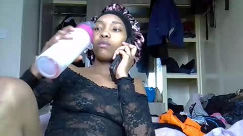 Snapshot of pretty_jazmine chatting on 09-23-25, 06:27 Jaz online show from 09-23-25, 06:27