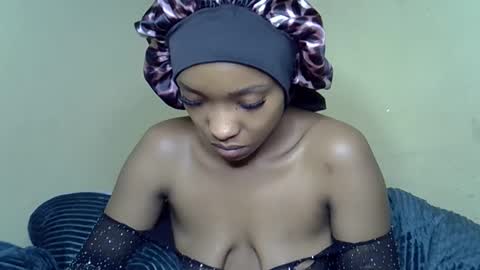 Snapshot of pretty_jazmine chatting on 10-11-25, 06:34 Jaz online show from 10-11-25, 06:34