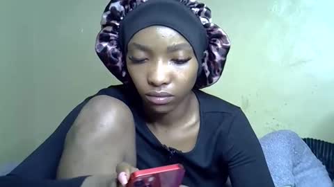 Snapshot of pretty_jazmine chatting on 10-11-25, 08:29 Jaz online show from 10-11-25, 08:29