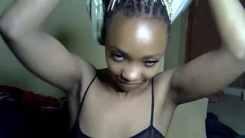 Snapshot of pretty_jazmine chatting on 11-05-25, 01:27 Jaz online show from 11-05-25, 01:27