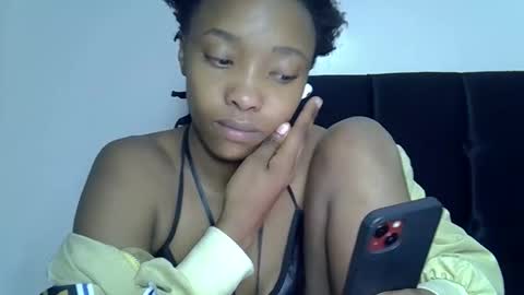 Snapshot of pretty_jazmine chatting on 11-28-25, 02:36 Jaz online show from 11-28-25, 02:36