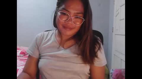 pretty_jewel05 online show from 05-20-26, 05:08