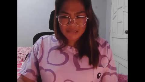 pretty_jewel05 online show from 05-21-26, 04:47