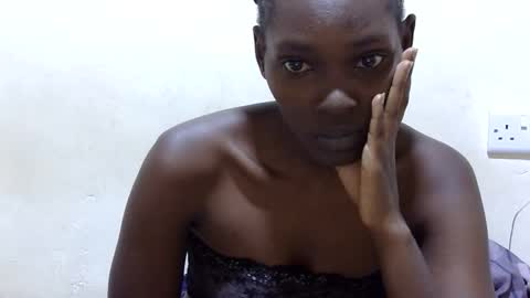 pretty_leila1 online show from 03-19-26, 10:14