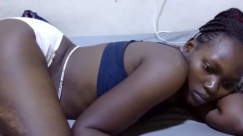 pretty_leila1 online show from 04-23-26, 01:40