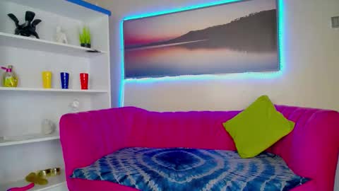 Snapshot of pretty_little_thing1 chatting on 03-08-26, 01:14 Rinah online show from 03-08-26, 01:14