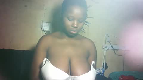 pretty_milan online show from 05-01-26, 11:59
