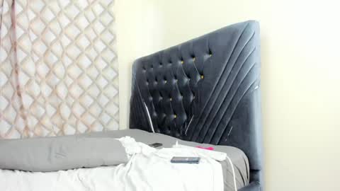 pretty_peshy online show from 04-22-26, 07:11