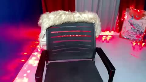 Snapshot of pretty_petite_asian143 chatting on 10-21-25, 05:13 samantha online show from 10-21-25, 05:13