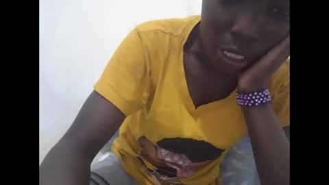 Snapshot of pretty_petite_ebony chatting on 12-06-24, 01:18 pretty_petite_ebony online show from 12-06-24, 01:18