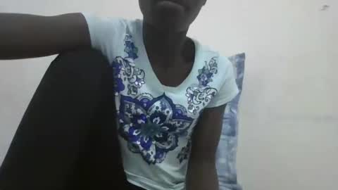 Snapshot of pretty_petite_ebony chatting on 12-06-24, 11:25 pretty_petite_ebony online show from 12-06-24, 11:25