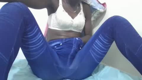 Snapshot of pretty_petite_ebony chatting on 12-16-24, 09:20 pretty_petite_ebony online show from 12-16-24, 09:20