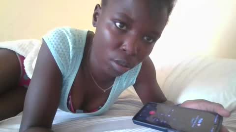 Snapshot of pretty_petite_ebony chatting on 01-08-25, 12:15 pretty_petite_ebony online show from 01-08-25, 12:15