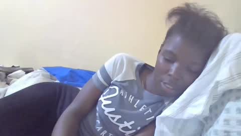 Snapshot of pretty_petite_ebony chatting on 01-10-25, 10:04 pretty_petite_ebony online show from 01-10-25, 10:04