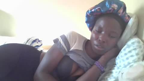 Snapshot of pretty_petite_ebony chatting on 01-11-25, 02:15 pretty_petite_ebony online show from 01-11-25, 02:15