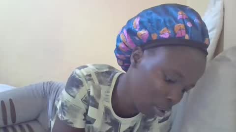 Snapshot of pretty_petite_ebony chatting on 01-16-25, 11:06 pretty_petite_ebony online show from 01-16-25, 11:06