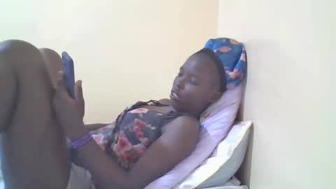 Snapshot of pretty_petite_ebony chatting on 01-23-25, 10:44 pretty_petite_ebony online show from 01-23-25, 10:44