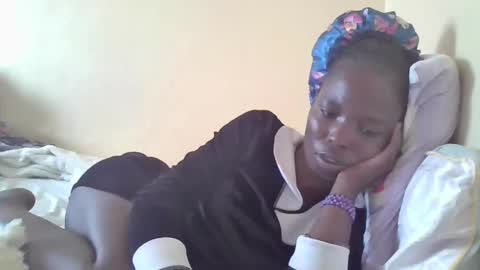 Snapshot of pretty_petite_ebony chatting on 01-24-25, 11:59 pretty_petite_ebony online show from 01-24-25, 11:59