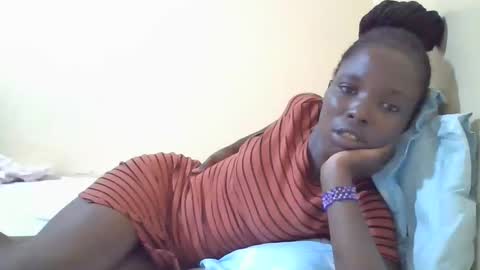 Snapshot of pretty_petite_ebony chatting on 02-14-25, 10:25 pretty_petite_ebony online show from 02-14-25, 10:25