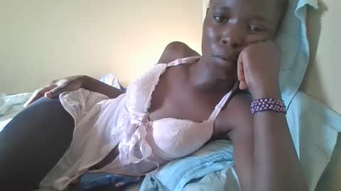 Snapshot of pretty_petite_ebony chatting on 02-16-25, 02:32 pretty_petite_ebony online show from 02-16-25, 02:32