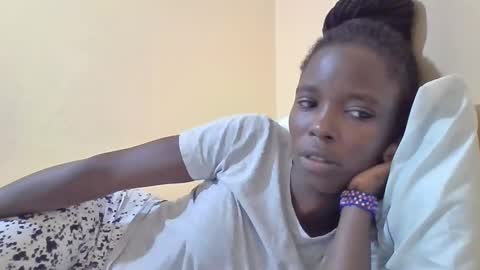 Snapshot of pretty_petite_ebony chatting on 02-25-25, 10:39 pretty_petite_ebony online show from 02-25-25, 10:39