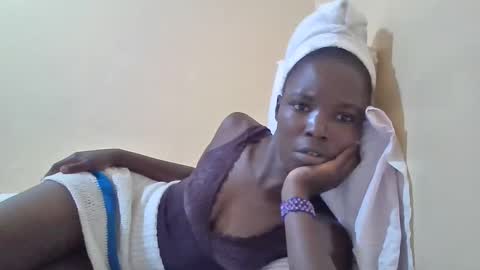 Snapshot of pretty_petite_ebony chatting on 03-01-25, 06:00 pretty_petite_ebony online show from 03-01-25, 06:00