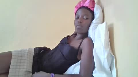 Snapshot of pretty_petite_ebony chatting on 03-03-25, 01:20 pretty_petite_ebony online show from 03-03-25, 01:20