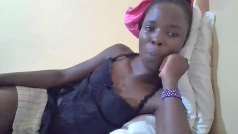 Snapshot of pretty_petite_ebony chatting on 03-03-25, 06:01 pretty_petite_ebony online show from 03-03-25, 06:01