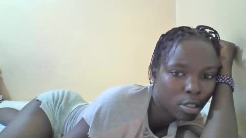 Snapshot of pretty_petite_ebony chatting on 03-05-25, 07:05 pretty_petite_ebony online show from 03-05-25, 07:05