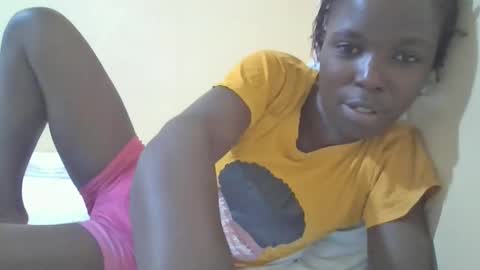 Snapshot of pretty_petite_ebony chatting on 03-06-25, 10:15 pretty_petite_ebony online show from 03-06-25, 10:15