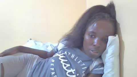 Snapshot of pretty_petite_ebony chatting on 03-10-25, 04:46 pretty_petite_ebony online show from 03-10-25, 04:46