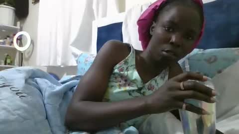 Snapshot of pretty_petite_ebony chatting on 09-13-25, 07:57 pretty_petite_ebony online show from 09-13-25, 07:57