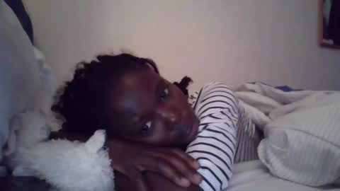 Snapshot of pretty_petite_ebony chatting on 10-06-25, 05:38 pretty_petite_ebony online show from 10-06-25, 05:38