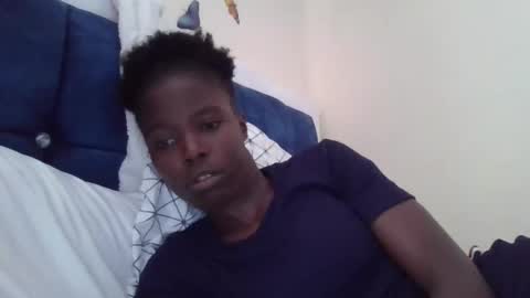 Snapshot of pretty_petite_ebony chatting on 10-18-25, 07:31 pretty_petite_ebony online show from 10-18-25, 07:31