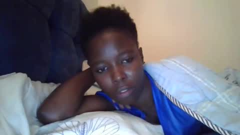 Snapshot of pretty_petite_ebony chatting on 10-26-25, 01:39 pretty_petite_ebony online show from 10-26-25, 01:39