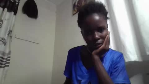 Snapshot of pretty_petite_ebony chatting on 10-27-25, 01:42 pretty_petite_ebony online show from 10-27-25, 01:42