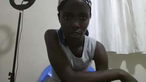 Snapshot of pretty_petite_ebony chatting on 11-01-25, 05:37 pretty_petite_ebony online show from 11-01-25, 05:37