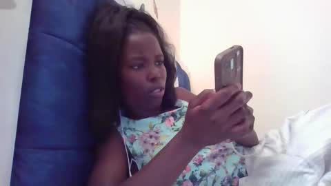 Snapshot of pretty_petite_ebony chatting on 11-10-25, 01:54 pretty_petite_ebony online show from 11-10-25, 01:54