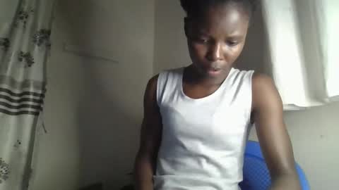 Snapshot of pretty_petite_ebony chatting on 11-19-25, 10:43 pretty_petite_ebony online show from 11-19-25, 10:43