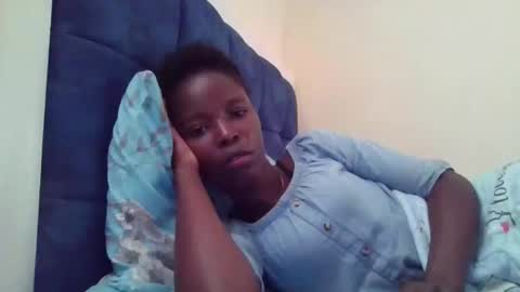 Snapshot of pretty_petite_ebony chatting on 11-23-25, 02:17 pretty_petite_ebony online show from 11-23-25, 02:17