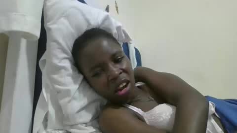 Snapshot of pretty_petite_ebony chatting on 12-13-25, 08:14 pretty_petite_ebony online show from 12-13-25, 08:14