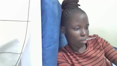 pretty_petite_ebony online show from 04-12-26, 10:59