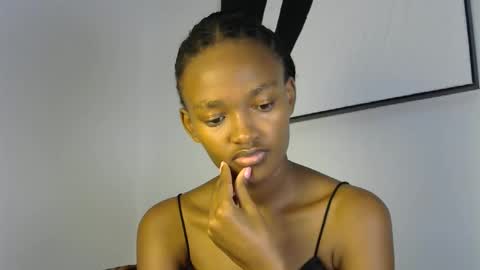 Snapshot of pretty_queennie chatting on 05-11-26, 04:04 Pretty doll online show from 05-11-26, 04:04