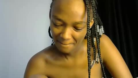 Snapshot of pretty_queennie chatting on 05-27-26, 10:18 Pretty doll online show from 05-27-26, 10:18